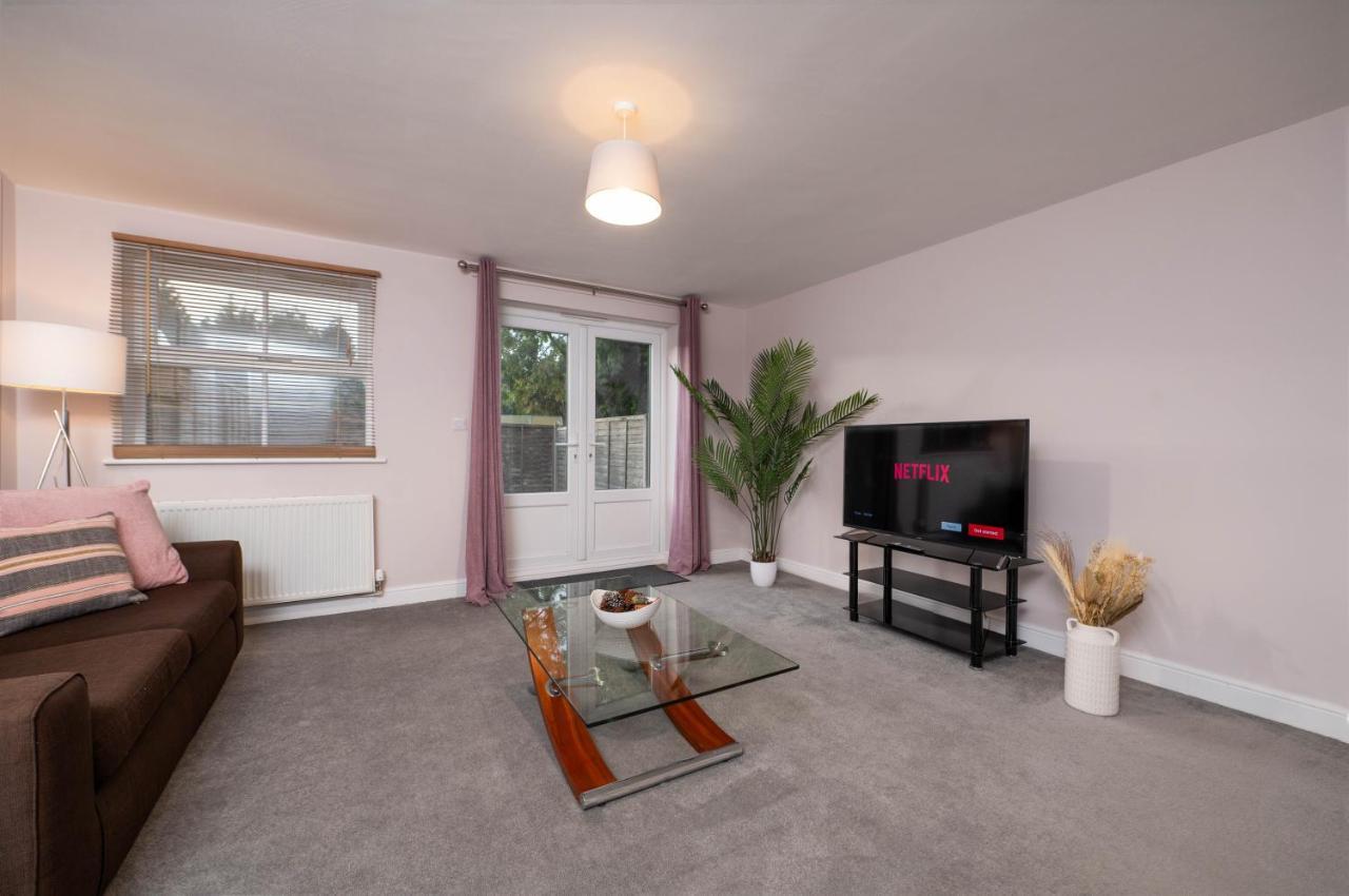 Stunning 3 Bed With Parking & Garden Villa Market Rasen Exterior foto